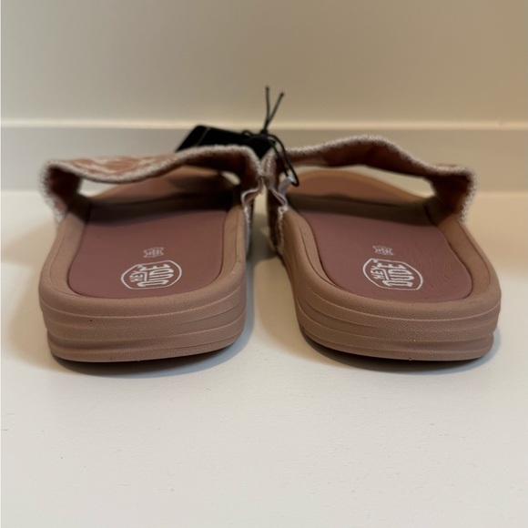 NWT Hey Dude Chandler Slide Floral Sandals Pink Size 9 - Picture 3 of 6